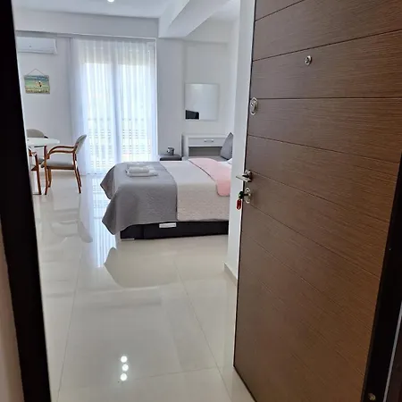 Lakeside Elesec Appartement *