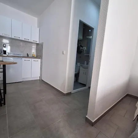 Lakeside Elesec Апартаменты *